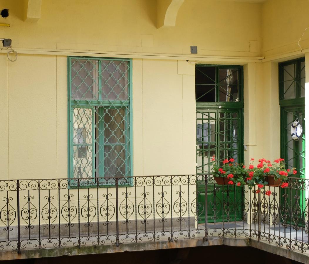 111 Hostel Будапеща Екстериор снимка